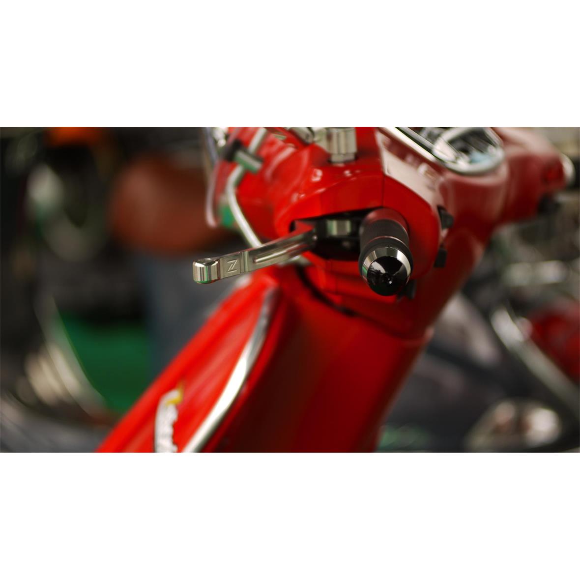 Sport hendelset zilver rem Zelioni links en rechts voor Vespa ET/LX/LXV/S/Primavera/Sprint