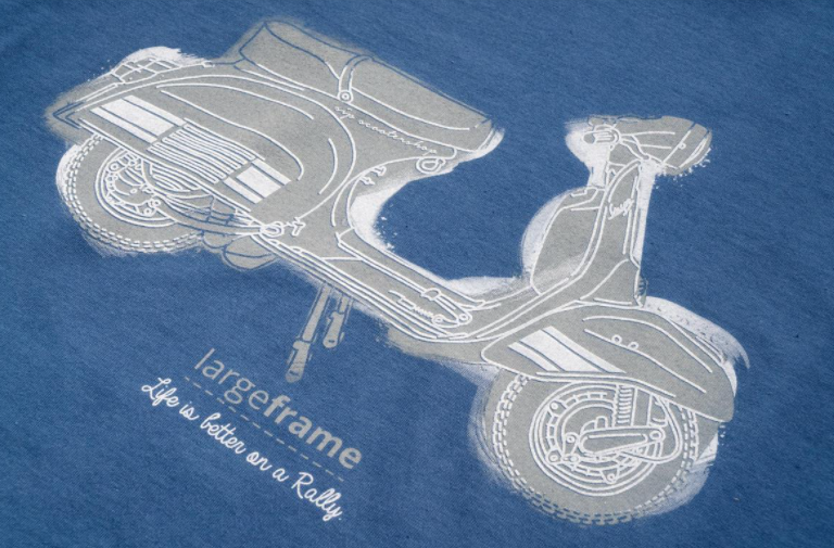 T-shirt "Life is better on a Rally", heren blauw