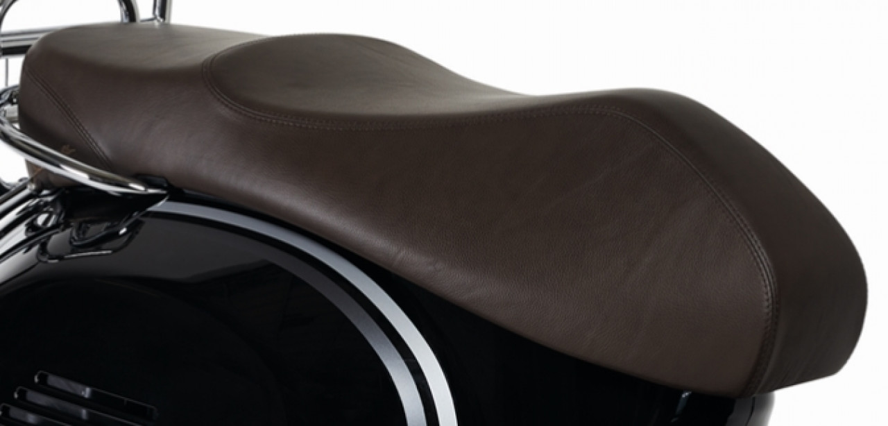 Originele zitting voor Vespa GTS echt leer bruin
