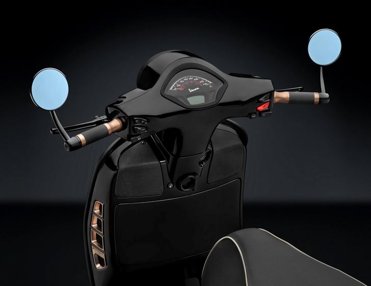 Spiegelgatdeksel RIZOMA voor Vespa GTS/GTS Super 125-300cc ('19-'22), zwart
